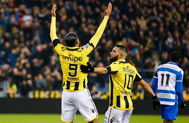 新疆广汇训练开放日，赛前主帅复盘引欢呼，荷甲在即，控场能力受关注 