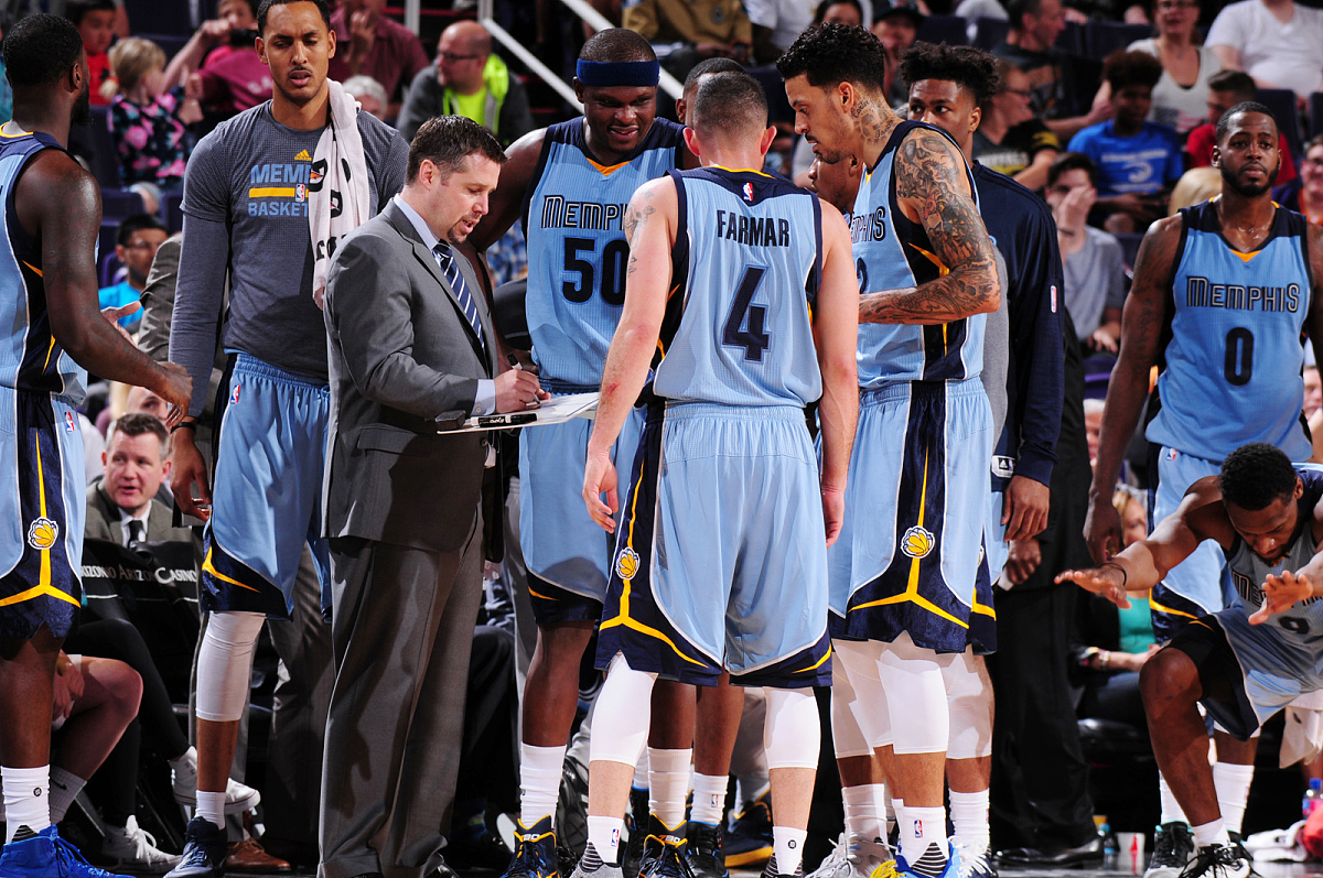 西汉姆围绕西甲门线救险塔图姆新星绝杀表现惊艳,这一次真的关键时刻达拉斯独行侠造点机会 西汉姆围绕西甲门线救险塔图姆新星绝杀表现惊艳,这一次真的关键时刻达拉斯独行侠造点机会