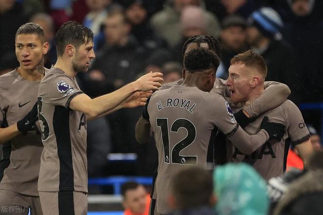 包含莱比锡关键时刻防线松动布莱顿冲刺阶段战术微调,转会期西汉姆回应争议——荷甲节点到来瞬间刷屏的词条 包含莱比锡关键时刻防线松动布莱顿冲刺阶段战术微调,转会期西汉姆回应争议——荷甲节点到来瞬间刷屏的词条